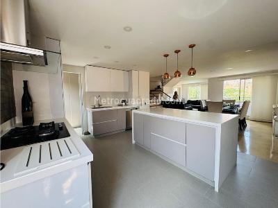 Apartamento de 3 alcobas en venta en Belen, Medellín, 153 m² · foto 6 de 20