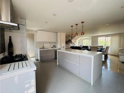 Apartamento de 3 alcobas en venta en Belen, Medellín, 153 m² · foto 7 de 20
