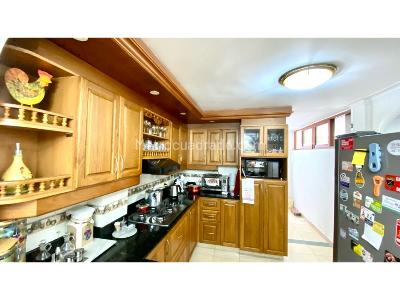 Casa de 5 alcobas en venta en El Escobero, Envigado, 234 m² · foto 9 de 20