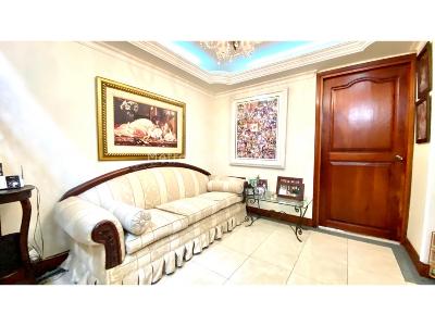 Casa de 5 alcobas en venta en El Escobero, Envigado, 234 m² · foto 13 de 20