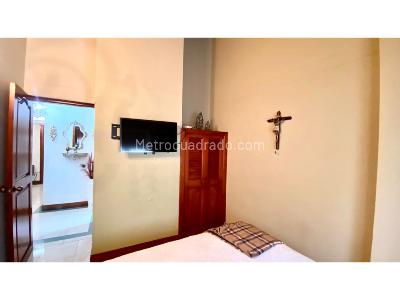 Casa de 5 alcobas en venta en El Escobero, Envigado, 234 m² · foto 17 de 20
