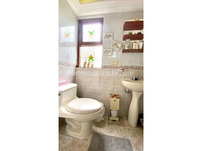 Casa de 5 alcobas en venta en El Escobero, Envigado, 234 m² · foto 18 de 20