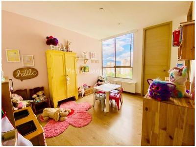 Apartamento de 3 alcobas en venta en El Esmeraldal, Envigado, 184 m² · foto 15 de 17