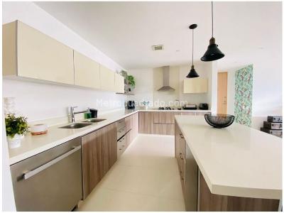 Apartamento de 3 alcobas en venta en El Esmeraldal, Envigado, 184 m² · foto 5 de 17