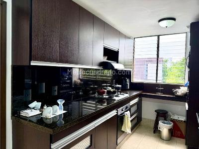 Apartamento de 3 alcobas en venta en Poblado Milla De Oro, Medellín, 146 m² · foto 8 de 20