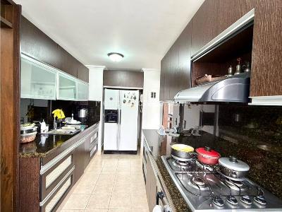 Apartamento de 3 alcobas en venta en Poblado Milla De Oro, Medellín, 146 m² · foto 12 de 20
