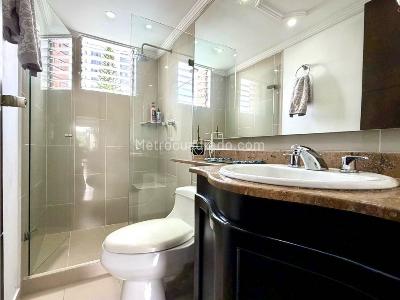 Apartamento de 3 alcobas en venta en Poblado Milla De Oro, Medellín, 146 m² · foto 19 de 20