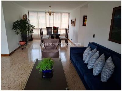 Apartamento de 3 alcobas en venta en Patio Bonito, Medellín, 210 m² · foto 5 de 8