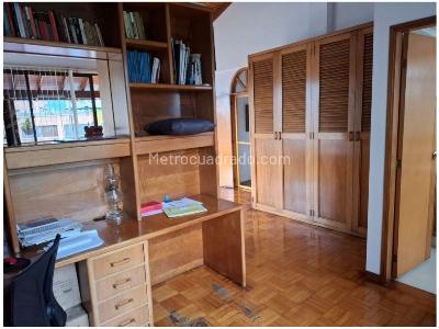 Apartamento de 3 alcobas en venta en Patio Bonito, Medellín, 210 m² · foto 7 de 8