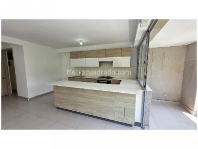 Apartamento de 2 alcobas en venta en Loma De San Julian, Medellín, 92 m² · foto 2 de 20