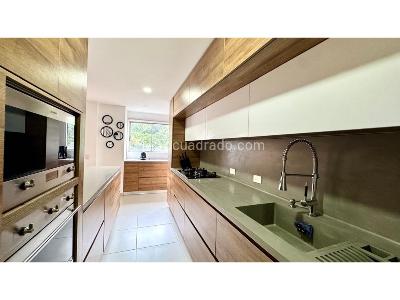 Apartamento en venta en El Poblado El Tesoro, Medellín · foto 14 de 20