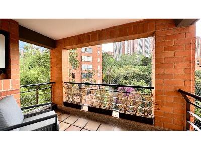 Apartamento en venta en El Poblado El Tesoro, Medellín · foto 8 de 20