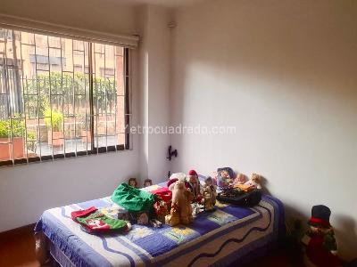 Apartamento de 3 alcobas en venta en Chico Norte Ii, Bogotá, 147 m² · foto 9 de 12