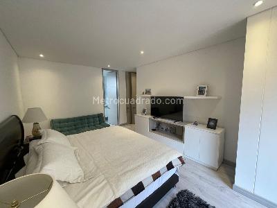 Apartamento de 3 alcobas en venta en Club De Los Lagartos, Bogotá, 475 m² · foto 2 de 5