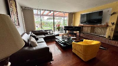 Casa de 3 alcobas en venta en Niza Antigua, Bogotá, 380 m² · foto 2 de 8