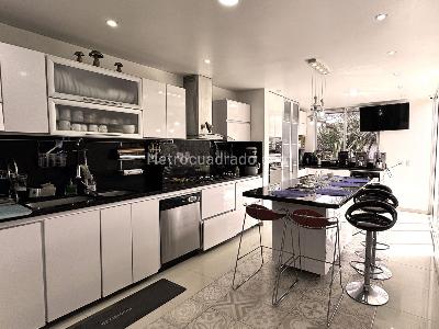 Casa de 3 alcobas en venta en Niza Antigua, Bogotá, 380 m² · foto 3 de 8