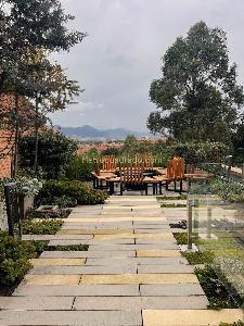 Casa de 4 alcobas en venta en Los Naranjos, Bogotá, 500 m² · foto 2 de 9