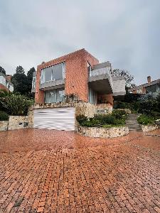 Casa de 4 alcobas en venta en Los Naranjos, Bogotá, 500 m² · foto 7 de 9