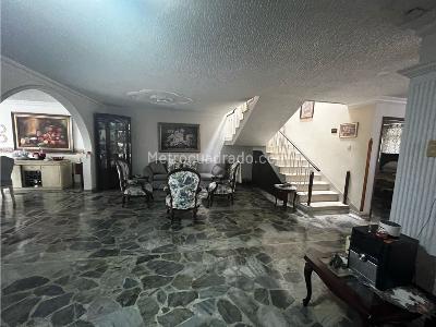 Casa de 4 alcobas en venta en Antiguo Campestre, Bucaramanga, 200 m² · foto 3 de 19