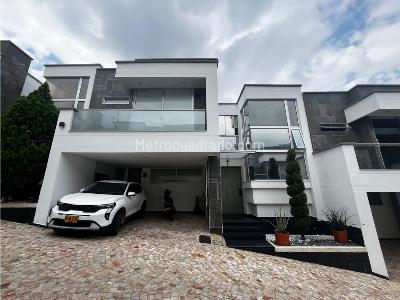 Casa de 4 alcobas en venta en Cacique, Bucaramanga, 214 m² · foto 2 de 20