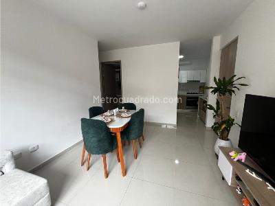 Apartamento de 3 alcobas en venta en Bellfort, Floridablanca, 74 m² · foto 10 de 20