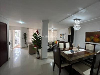 Casa de 4 alcobas en venta en La Salle, Bucaramanga, 240 m² · foto 2 de 20