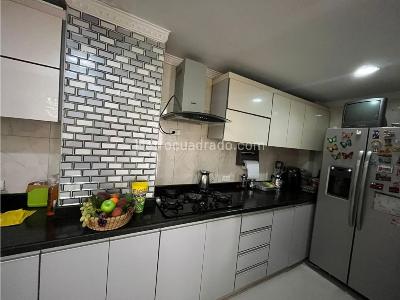 Casa de 4 alcobas en venta en La Salle, Bucaramanga, 240 m² · foto 4 de 20