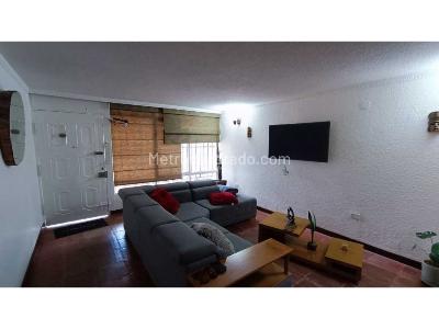 Casa de 5 alcobas en venta en Avenida Bolivar, Armenia, 315 m² · foto 2 de 20