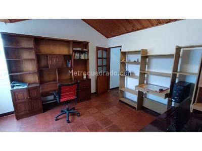 Casa de 5 alcobas en venta en Avenida Bolivar, Armenia, 315 m² · foto 18 de 20