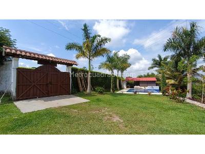 Casa de 3 alcobas en venta en Armenia, Armenia, 400 m² · foto 2 de 20