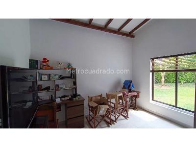 Casa de 3 alcobas en venta en Armenia, Armenia, 400 m² · foto 13 de 20