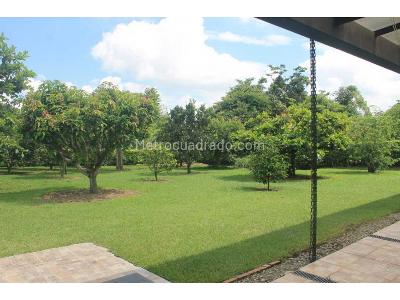 Casa de 5 alcobas en venta en Armenia, Armenia, 345 m² · foto 2 de 20