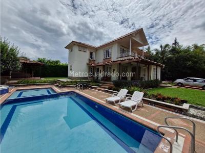 Casa de 5 alcobas en venta en Murillo, Armenia, 250 m² · foto 2 de 20