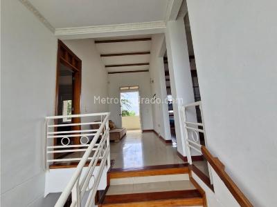 Casa de 5 alcobas en venta en Murillo, Armenia, 250 m² · foto 8 de 20