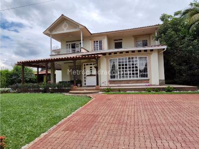 Casa de 5 alcobas en venta en Murillo, Armenia, 250 m² · foto 16 de 20