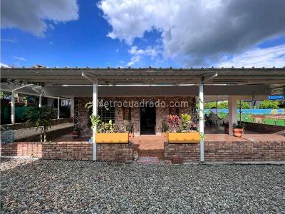 Casa de 4 alcobas en venta en Zona Campestre, Armenia, 1000 m² · foto 2 de 20
