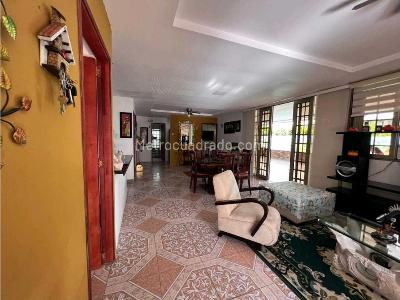 Casa de 4 alcobas en venta en Zona Campestre, Armenia, 1000 m² · foto 13 de 20