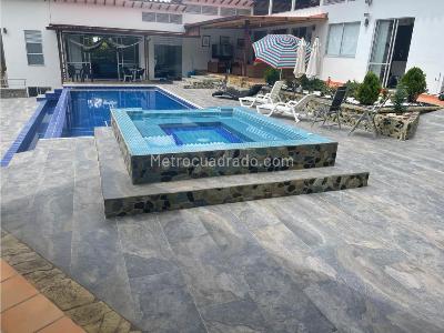 Casa de 5 alcobas en venta en Via Al Aeropuerto, Armenia, 234 m² · foto 6 de 20