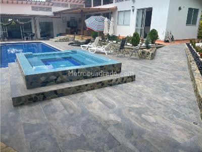 Casa de 5 alcobas en venta en Via Al Aeropuerto, Armenia, 234 m² · foto 7 de 20