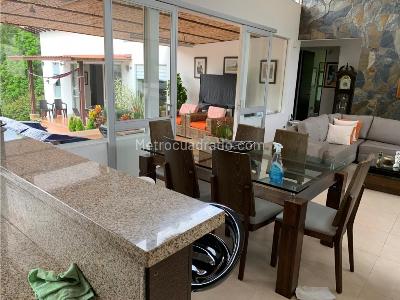 Casa de 5 alcobas en venta en Via Al Aeropuerto, Armenia, 234 m² · foto 10 de 20