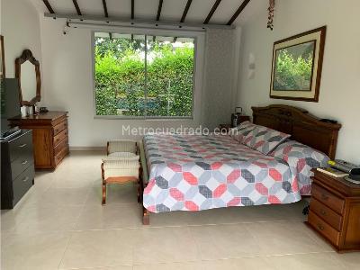 Casa de 5 alcobas en venta en Via Al Aeropuerto, Armenia, 234 m² · foto 19 de 20