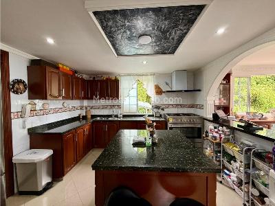 Casa de 4 alcobas en venta en Avenida 19 Al Norte, Armenia, 350 m² · foto 5 de 14