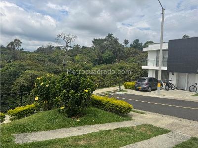 Casa de 3 alcobas en venta en Avenida Bolivar, Armenia, 112 m² · foto 20 de 20