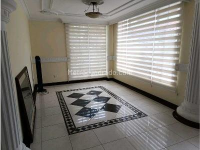 Casa de 4 alcobas en venta en La Castellana, Armenia, 200 m² · foto 3 de 8