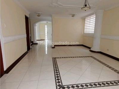 Casa de 4 alcobas en venta en La Castellana, Armenia, 200 m² · foto 4 de 8