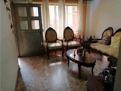 Casa de 3 alcobas en venta en Granada, Armenia, 148 m² · foto 3 de 20