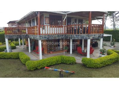 Casa de 5 alcobas en venta en Puerto Espejo, Armenia, 450 m² · foto 11 de 20