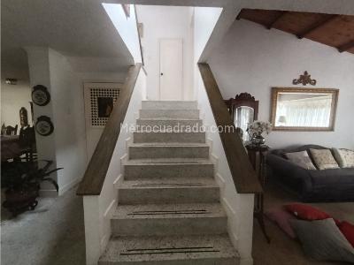Casa de 5 alcobas en venta en Los Profesionales, Armenia, 400 m² · foto 16 de 20