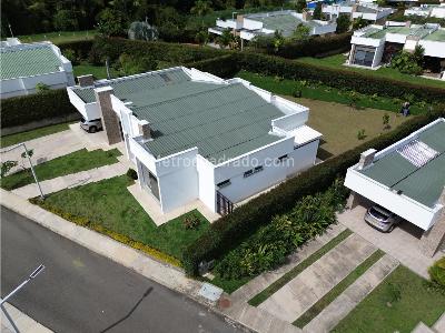 Casa de 4 alcobas en venta en El Caimo, Armenia, 270 m² · foto 3 de 4