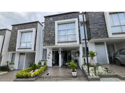 Casa de 3 alcobas en venta en Las Americas, Armenia, 91 m² · foto 2 de 17
